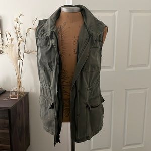 DKNY sleeveless utility jacket